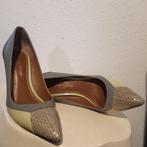 Donald J Pliner pumps